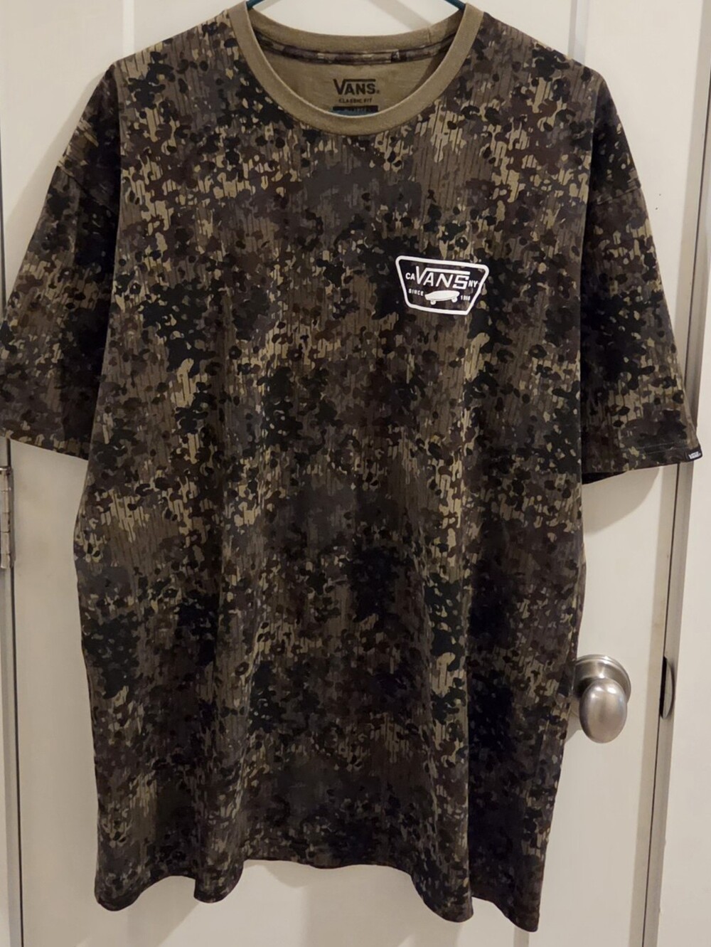 Vans Skateboarding Olive Branch Camouflage T-Shirt - Green - Size XL Classic-Fit